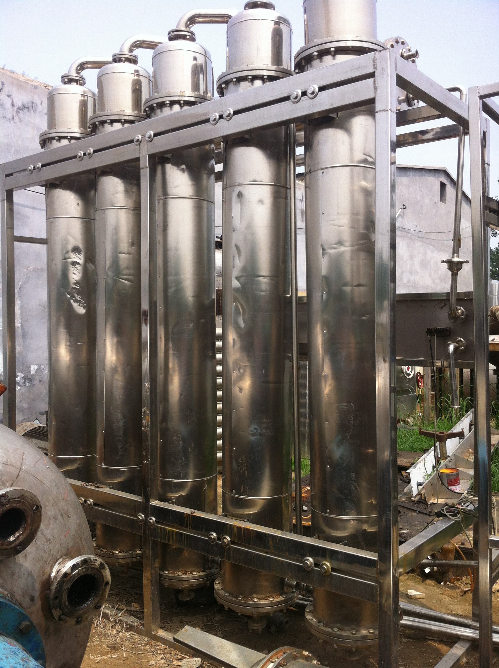 三效強制循環蒸發器的原理: 三效強制循環蒸發器的原理: